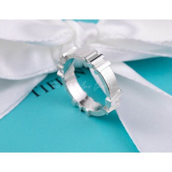 Tiffany & Co. Ring Unisex Atlas Roman Numerals Narrow Band Vintage Pinky Ring - Picture 1 of 9